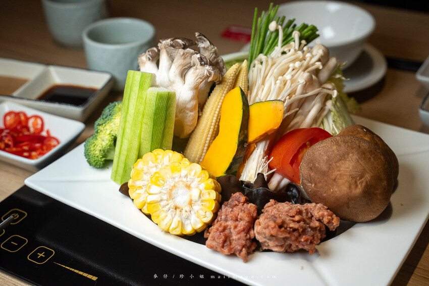 芳 和牛海鮮精緻鍋物｜中壢超狂和牛海鮮鍋物專賣店，秋季蟹霸王套餐日本頂級和牛+當季活體海鮮盤最低只要69