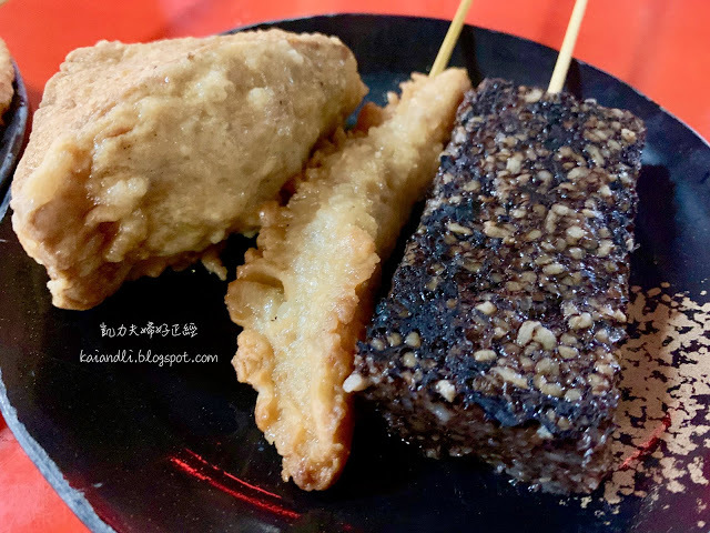 【高雄美食小吃】廖家黑輪｜大腸包小腸、烤黑輪片、關東煮，各項夜市美味一次享受