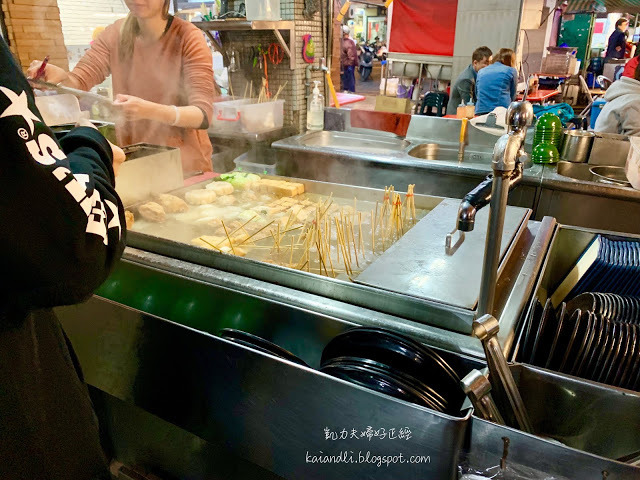 【高雄美食小吃】廖家黑輪｜大腸包小腸、烤黑輪片、關東煮，各項夜市美味一次享受