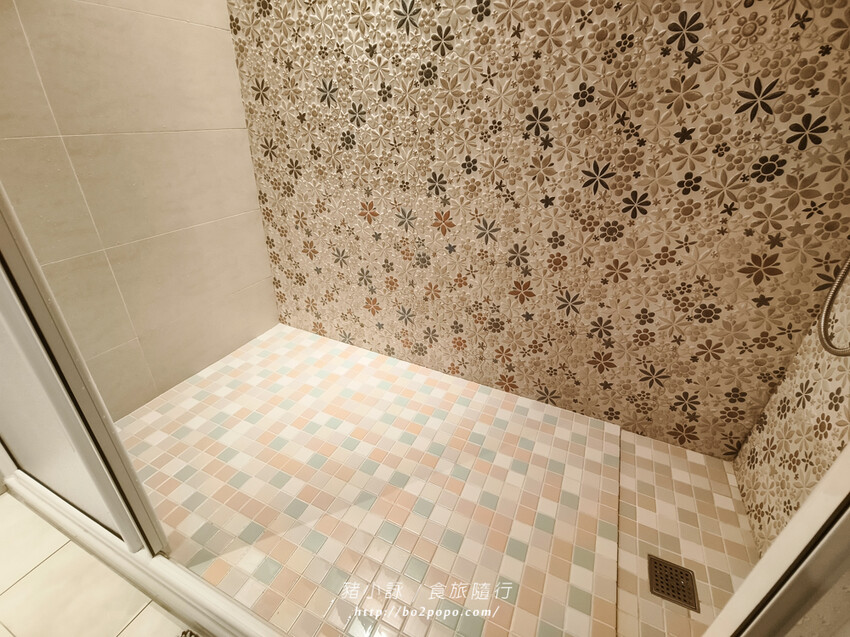 台東。台東市》浪閣民宿33.35。可愛的卡通主題房型