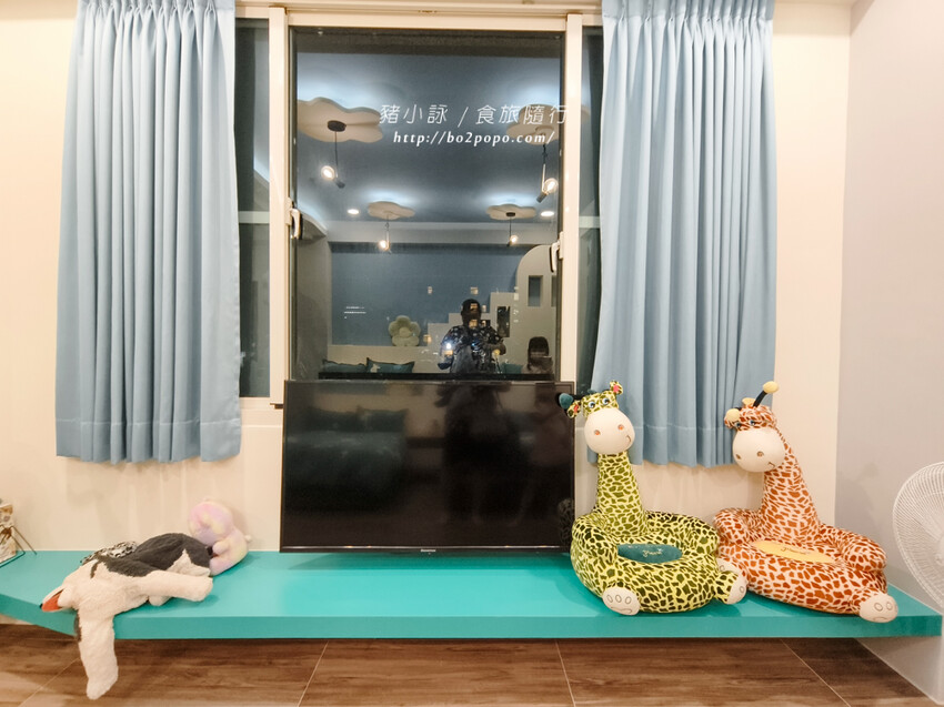 台東。台東市》浪閣民宿33.35。可愛的卡通主題房型