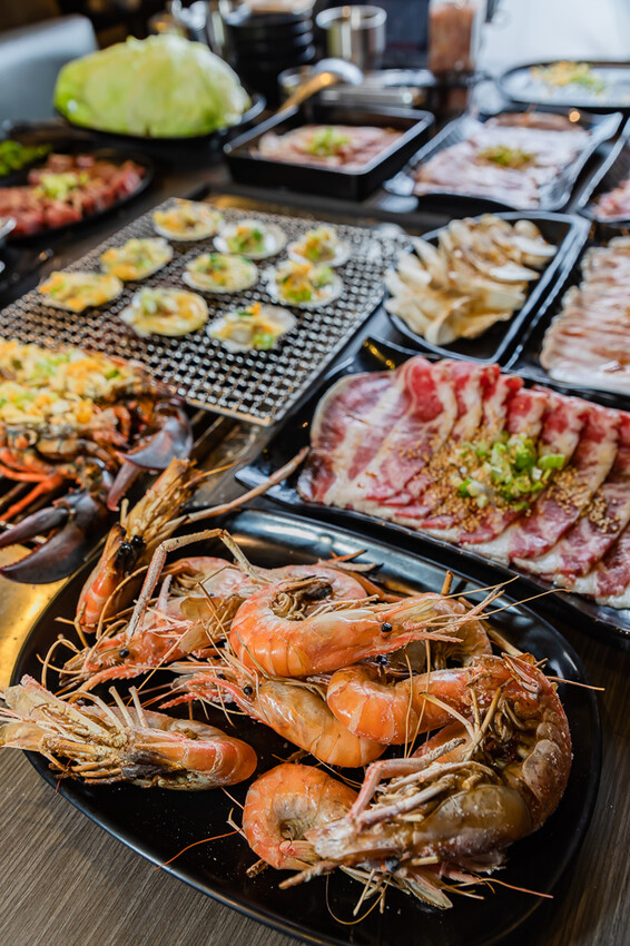 鳳山美食 – 野饌日式燒肉吃到飽 x 不只燒肉！泰國蝦生蚵啤酒暢飲！