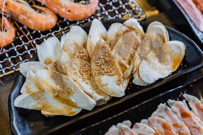 鳳山美食 – 野饌日式燒肉吃到飽 x 不只燒肉！泰國蝦生蚵啤酒暢飲！