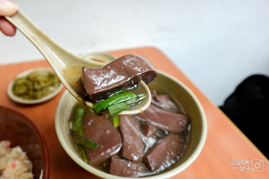 25台北大同區知名老店紅昌吉豬血湯腿庫飯.jpg