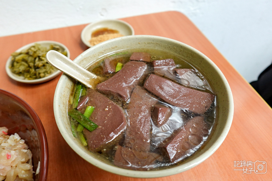 24台北大同區知名老店紅昌吉豬血湯腿庫飯.jpg