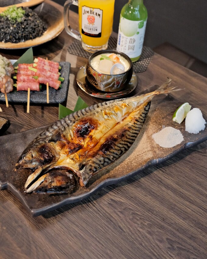 【台北居酒屋推薦】竹崎居酒食堂敦化店～串燒、墨魚炒飯、鯖魚超