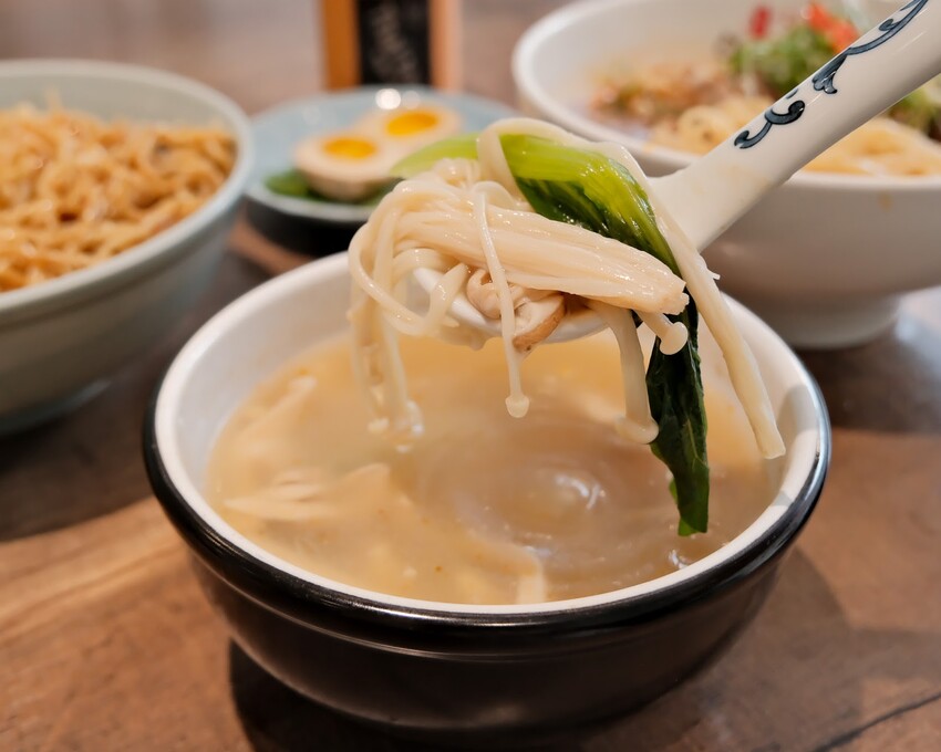 【板橋美食推薦】 二鬼麵舖-江子翠店~平價飯麵料理只要130元起!板橋小吃、麻辣美食推薦~捷運江子翠站必吃美食