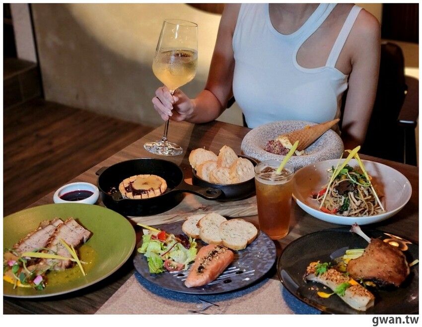 隱身商辦大樓的低調餐酒館，居然把羅氏秋水茶放進調酒裡！