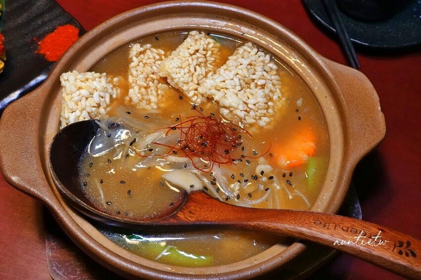 台北市中山區【台北】中山站｜李上LeeSang，來自首爾的韓式餐酒館，海鮮鍋巴湯、韓式炸雞，