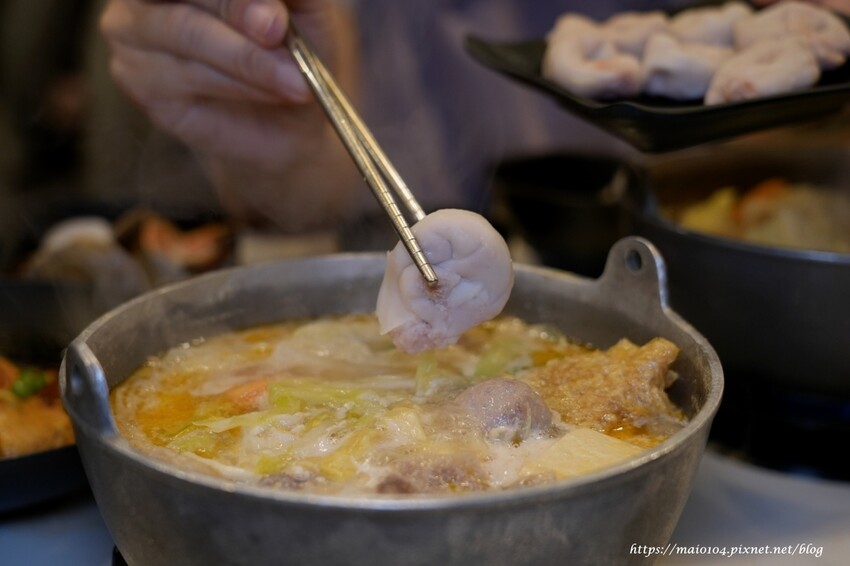 林口/龜山小火鍋推薦|開鍋OPEN POT林口長庚店~平價小火鍋,滷肉飯、王子麵、冬粉、飲品、霜淇淋等自助吧