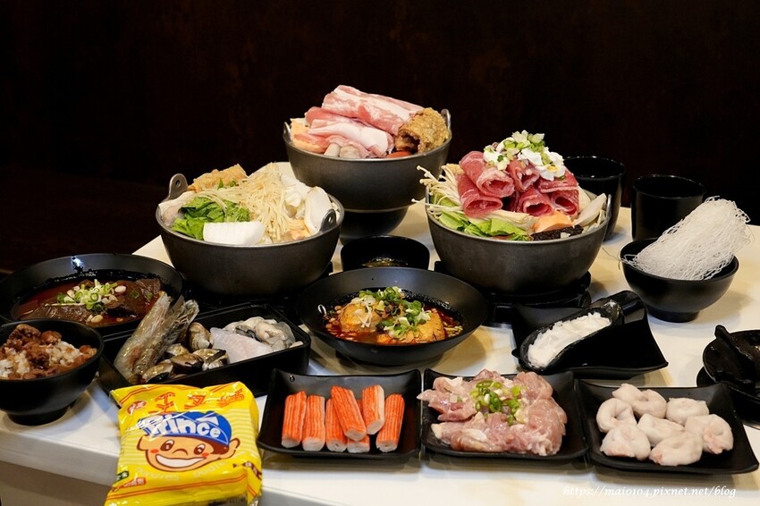 林口/龜山小火鍋推薦|開鍋OPEN POT林口長庚店~平價小火鍋,滷肉飯、王子麵、冬粉、飲品、霜淇淋等自助吧
