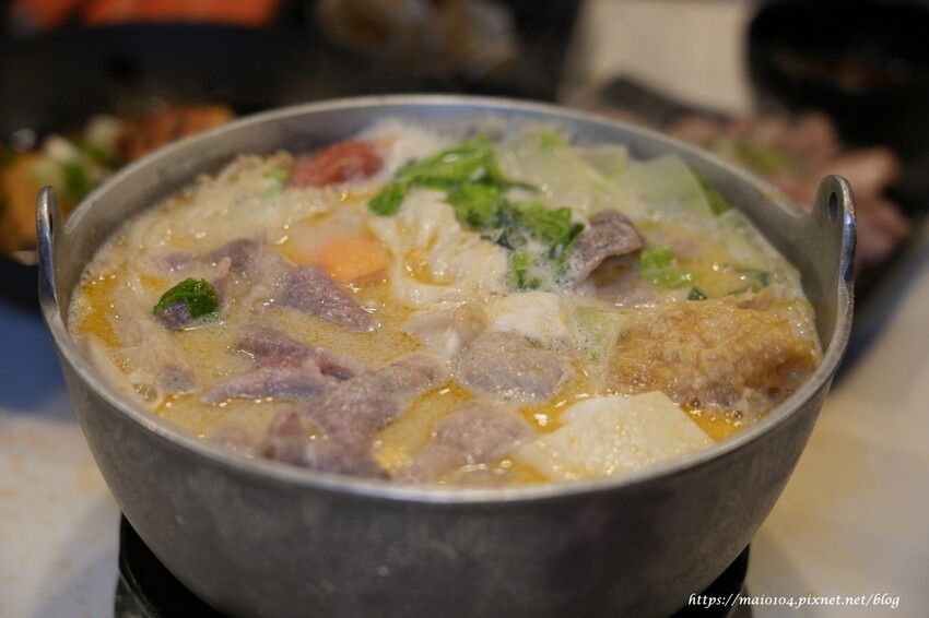 林口/龜山小火鍋推薦|開鍋OPEN POT林口長庚店~平價小火鍋,滷肉飯、王子麵、冬粉、飲品、霜淇淋等自助吧