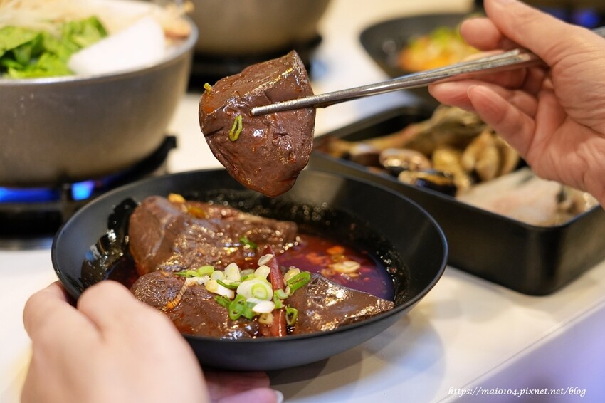 林口/龜山小火鍋推薦|開鍋OPEN POT林口長庚店~平價小火鍋,滷肉飯、王子麵、冬粉、飲品、霜淇淋等自助吧