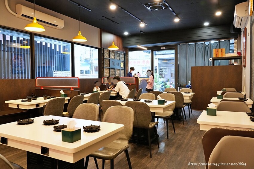 林口/龜山小火鍋推薦|開鍋OPEN POT林口長庚店~平價小火鍋,滷肉飯、王子麵、冬粉、飲品、霜淇淋等自助吧