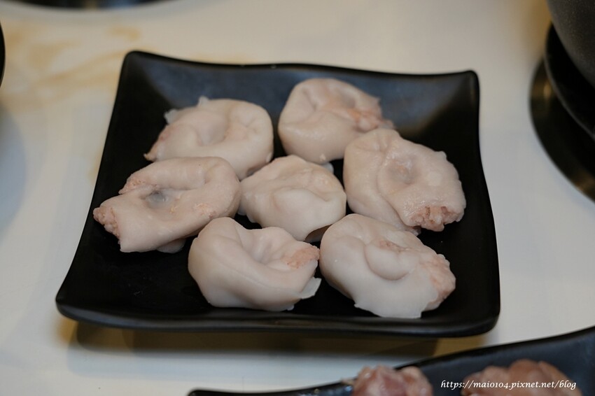 林口/龜山小火鍋推薦|開鍋OPEN POT林口長庚店~平價小火鍋,滷肉飯、王子麵、冬粉、飲品、霜淇淋等自助吧