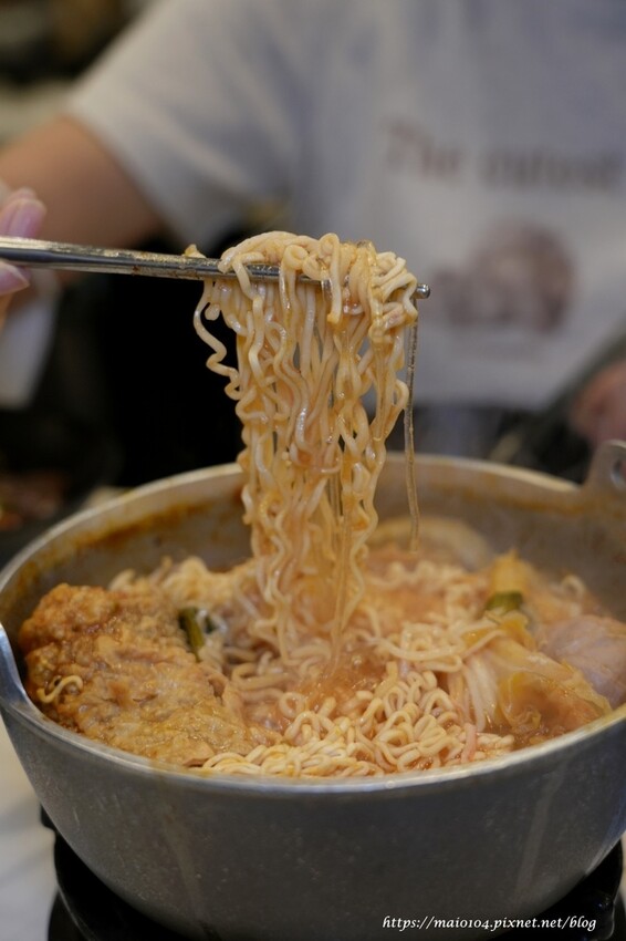 林口/龜山小火鍋推薦|開鍋OPEN POT林口長庚店~平價小火鍋,滷肉飯、王子麵、冬粉、飲品、霜淇淋等自助吧