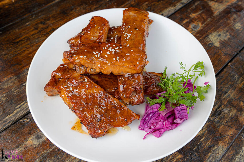 連江縣北竿鄉芹沃咖啡烘焙館｜北竿鄉馬祖–沒訂位吃不到的馬祖創意美食，大推老酒豬肉蛋披薩