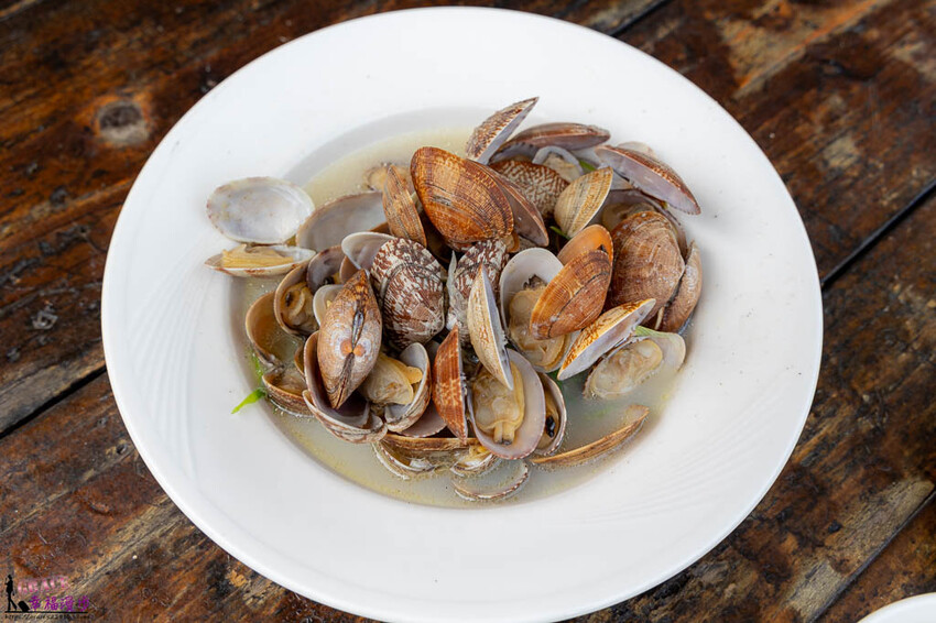 連江縣北竿鄉芹沃咖啡烘焙館｜北竿鄉馬祖–沒訂位吃不到的馬祖創意美食，大推老酒豬肉蛋披薩