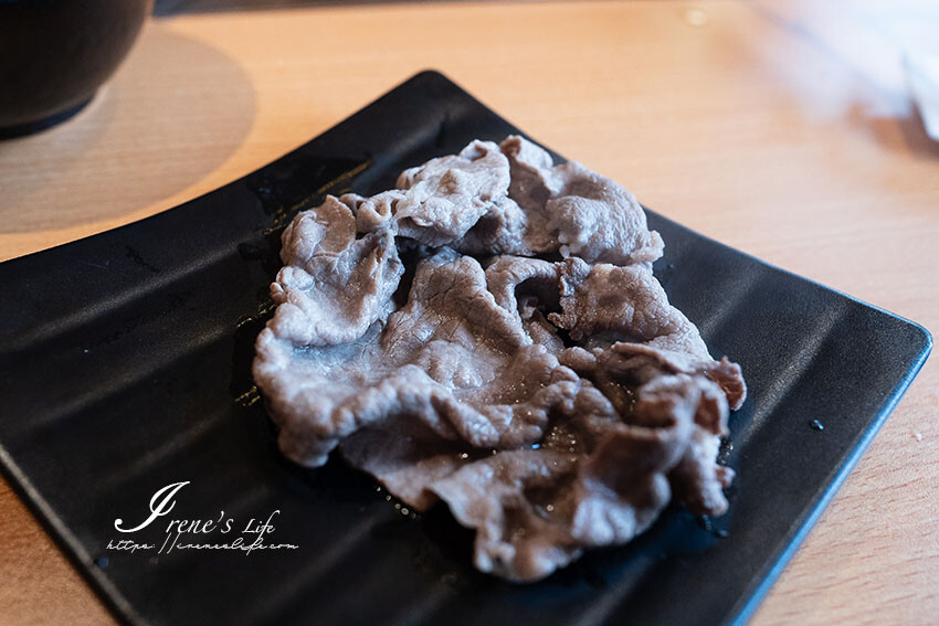 桃園火車站比臉大和牛吃到飽,7種湯底、咖哩飯、超過40種的火鍋蔬菜自助吧,最便宜只要398元起 @Irene's 食旅.時旅