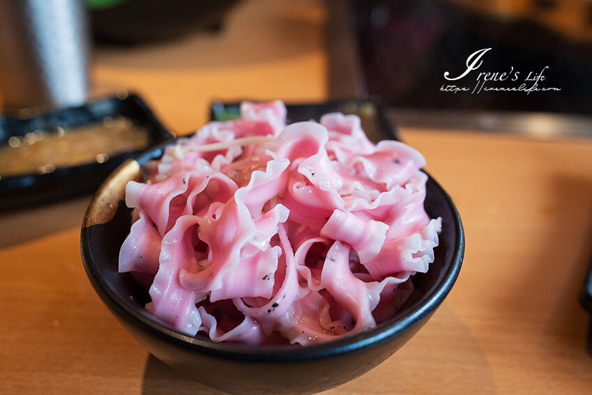 桃園火車站比臉大和牛吃到飽,7種湯底、咖哩飯、超過40種的火鍋蔬菜自助吧,最便宜只要398元起 @Irene's 食旅.時旅