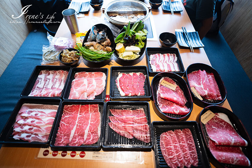 桃園火車站比臉大和牛吃到飽,7種湯底、咖哩飯、超過40種的火鍋蔬菜自助吧,最便宜只要398元起 @Irene's 食旅.時旅