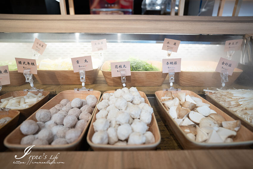 桃園火車站比臉大和牛吃到飽,7種湯底、咖哩飯、超過40種的火鍋蔬菜自助吧,最便宜只要398元起 @Irene's 食旅.時旅