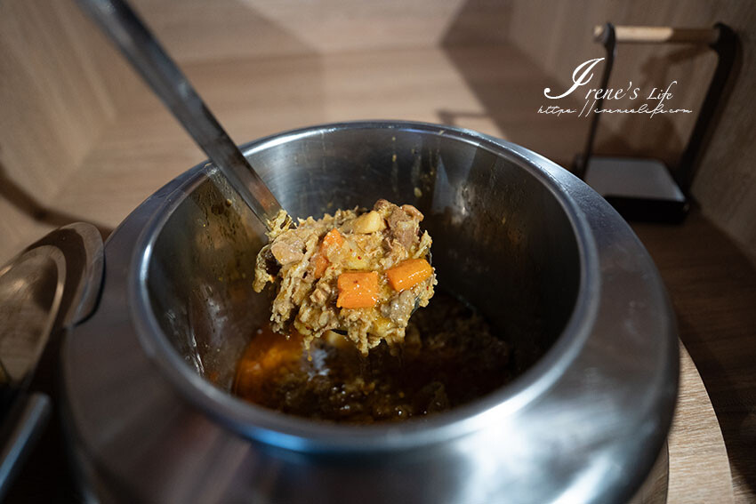 桃園火車站比臉大和牛吃到飽,7種湯底、咖哩飯、超過40種的火鍋蔬菜自助吧,最便宜只要398元起 @Irene's 食旅.時旅