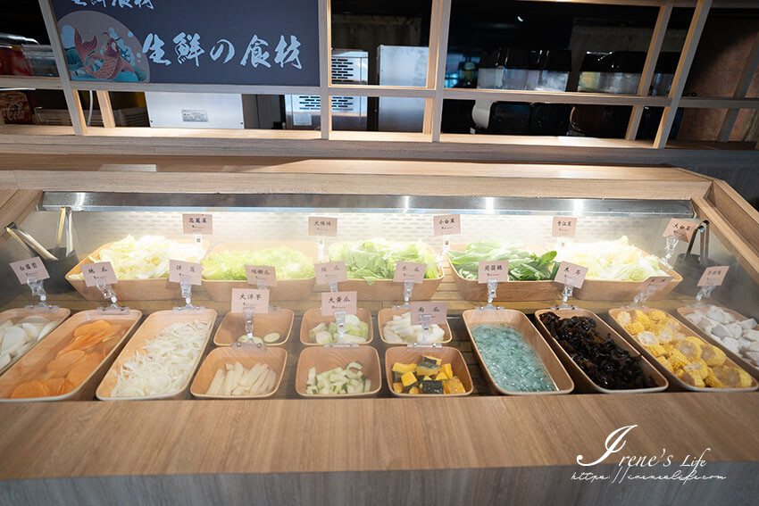 桃園火車站比臉大和牛吃到飽,7種湯底、咖哩飯、超過40種的火鍋蔬菜自助吧,最便宜只要398元起 @Irene's 食旅.時旅