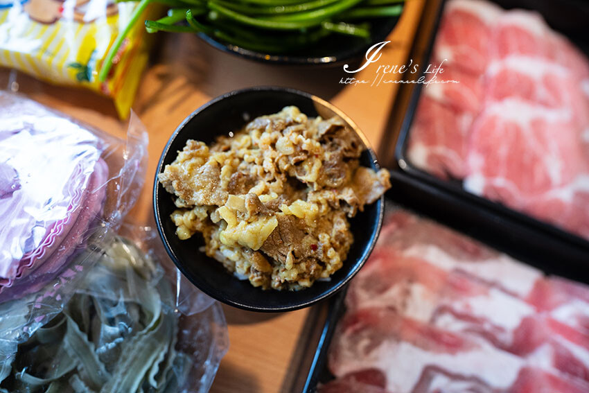 桃園火車站比臉大和牛吃到飽,7種湯底、咖哩飯、超過40種的火鍋蔬菜自助吧,最便宜只要398元起 @Irene's 食旅.時旅