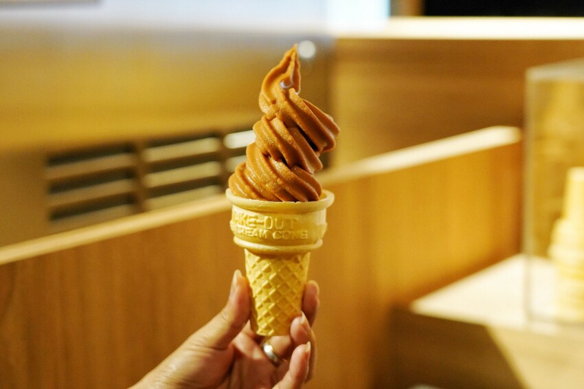 一整排自助區隨你夾！最便宜388元就能吃到飽，新鮮蔬菜、丸子火鍋料就近40種、飲料30種，還有咖哩飯、泰奶霜淇淋