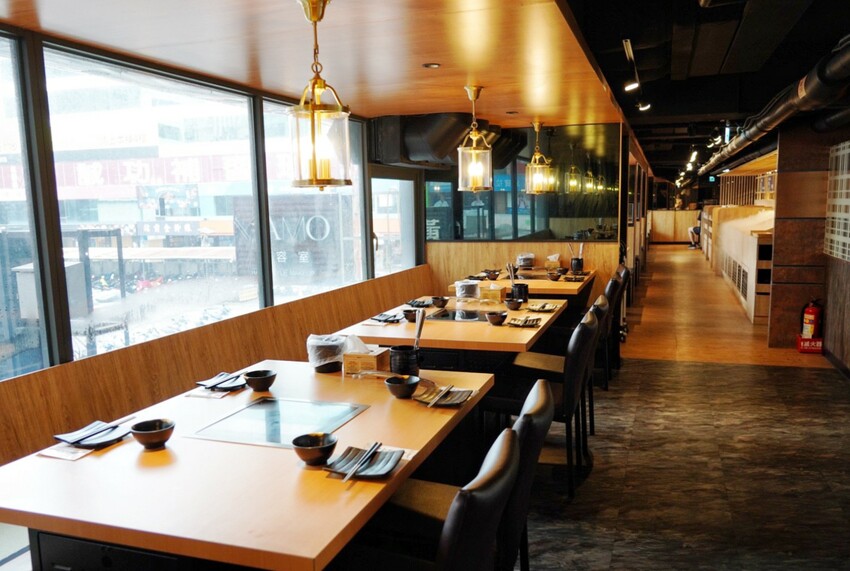 一整排自助區隨你夾！最便宜388元就能吃到飽，新鮮蔬菜、丸子火鍋料就近40種、飲料30種，還有咖哩飯、泰奶霜淇淋