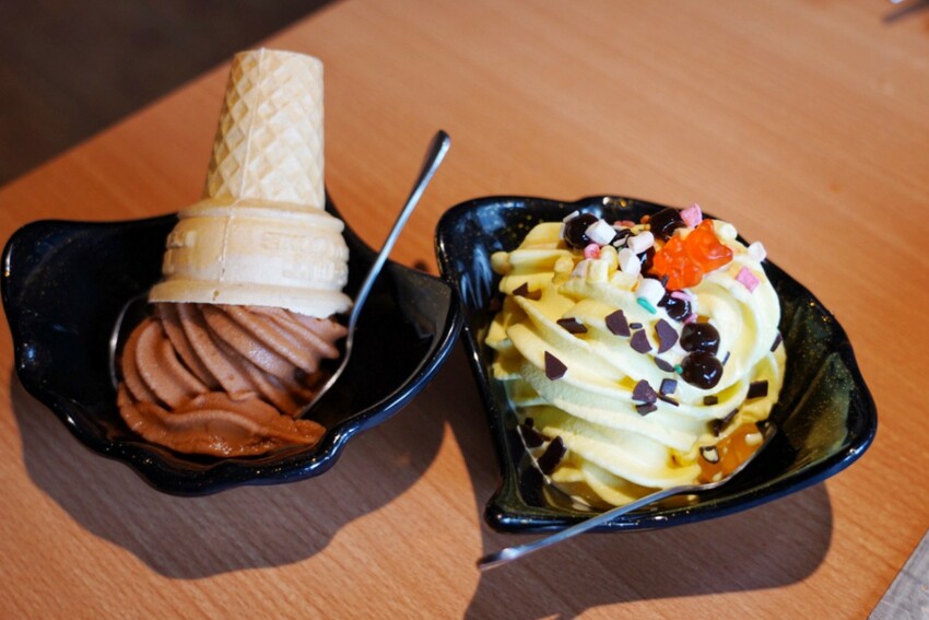 一整排自助區隨你夾！最便宜388元就能吃到飽，新鮮蔬菜、丸子火鍋料就近40種、飲料30種，還有咖哩飯、泰奶霜淇淋