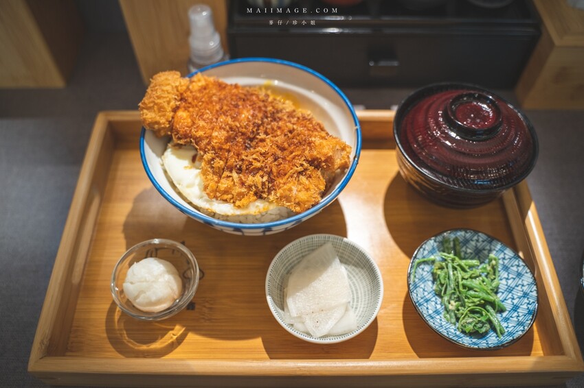 新北美食｜KATSU鑫 熟成豬排蓋飯～中和四號公園店新開幕！軟嫩多汁的人氣豬排蓋飯中永和也吃得到囉、捷運永