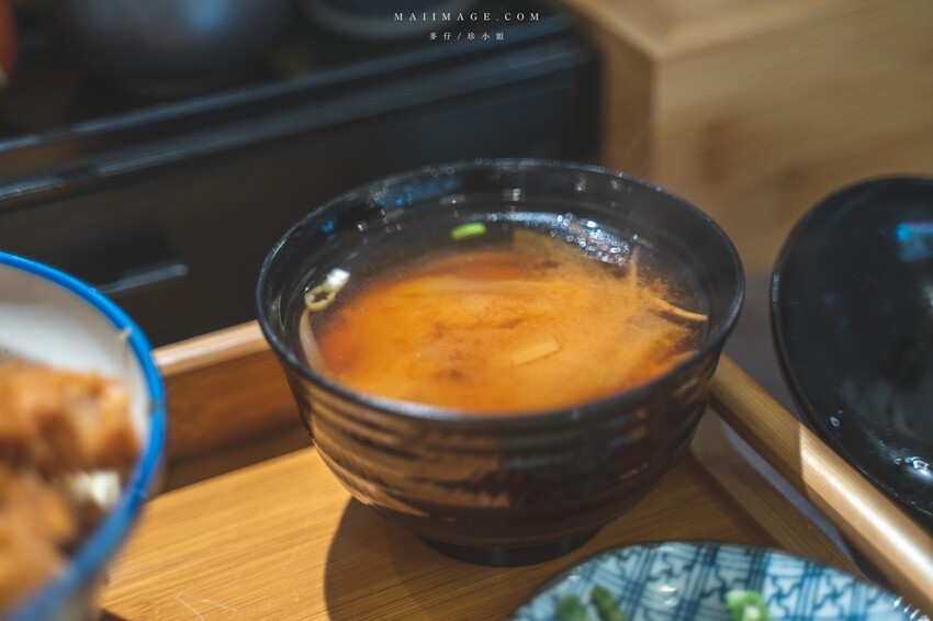 新北美食｜KATSU鑫 熟成豬排蓋飯～中和四號公園店新開幕！軟嫩多汁的人氣豬排蓋飯中永和也吃得到囉、捷運永