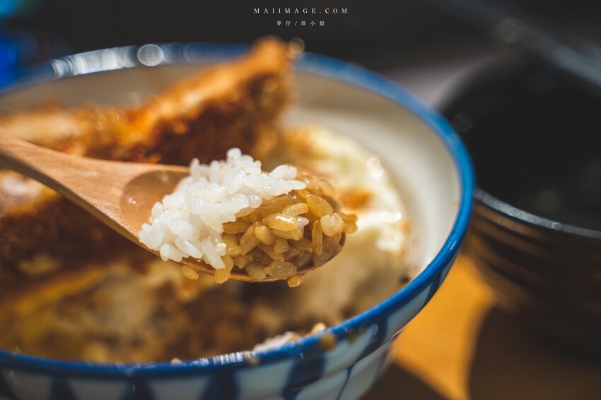 新北美食｜KATSU鑫 熟成豬排蓋飯～中和四號公園店新開幕！軟嫩多汁的人氣豬排蓋飯中永和也吃得到囉、捷運永