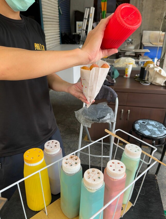 [彰化北斗] 熊太地瓜球 北斗店｜香菜控必吃！香菜口味地瓜球｜另有9種口味可以選擇｜奠安宮必吃銅板美食｜內附完整菜單 - 萍姐愛分享