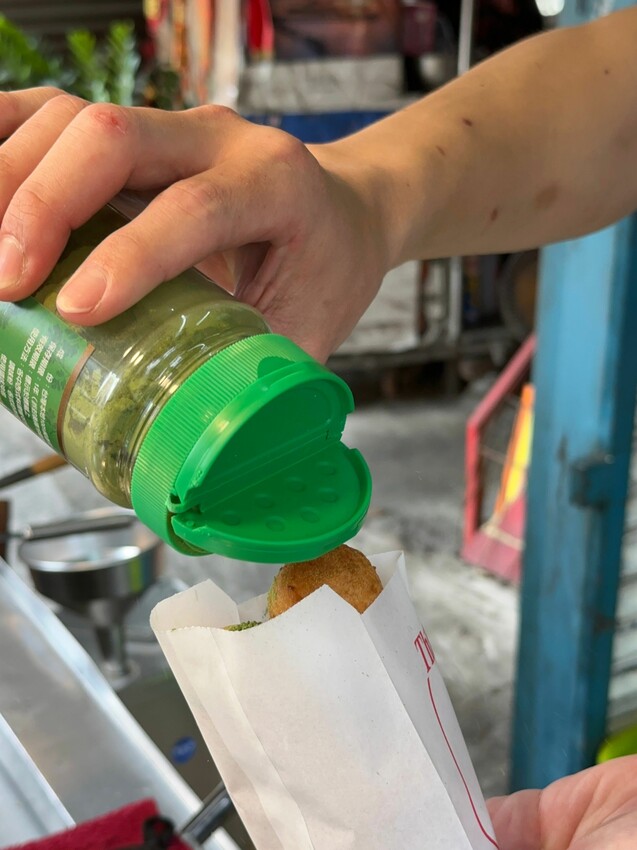 [彰化北斗] 熊太地瓜球 北斗店｜香菜控必吃！香菜口味地瓜球｜另有9種口味可以選擇｜奠安宮必吃銅板美食｜內附完整菜單 - 萍姐愛分享