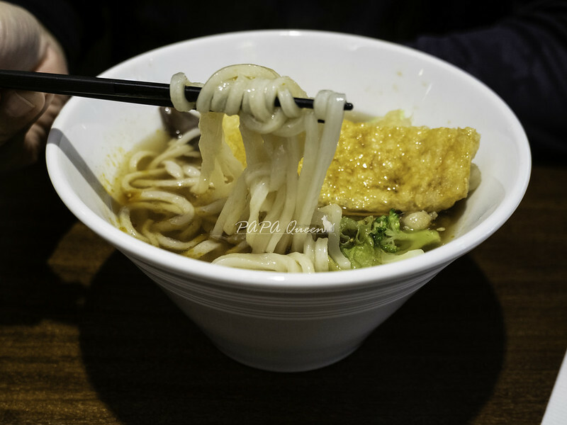 台中西區 ｜素  子梧桐－日式手工烏龍Q彈滑順，湯頭厲害啊！