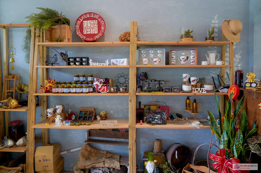 桃園市龍潭區美食，山裡的盆栽世界與錦鯉，獨特甜點等你探索。