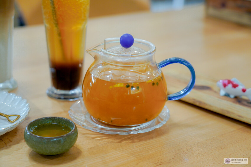 桃園市龍潭區美食，山裡的盆栽世界與錦鯉，獨特甜點等你探索。