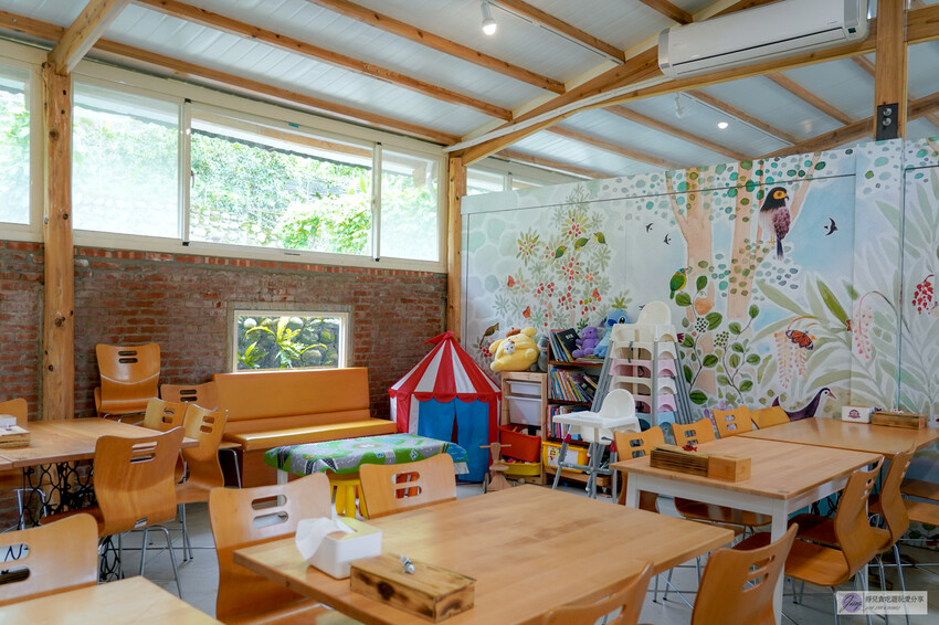 桃園市龍潭區美食，山裡的盆栽世界與錦鯉，獨特甜點等你探索。