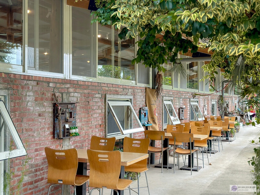 桃園市龍潭區美食，山裡的盆栽世界與錦鯉，獨特甜點等你探索。