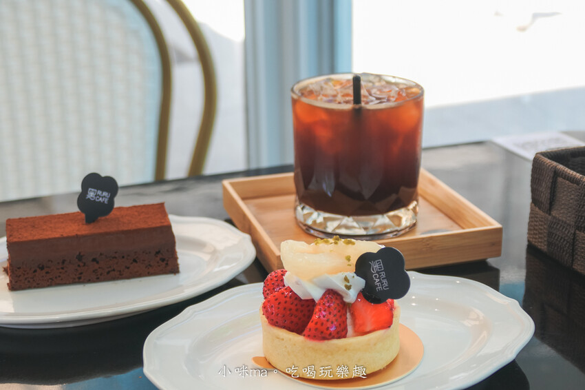 【五結親子景點】黑RURU CAFE｜宜蘭超人氣笑笑羊主題咖啡館！餐點好吃、互動餵羊 萌萌的太可愛啦，內附菜單、入園資訊，宜蘭寵物友善餐廳