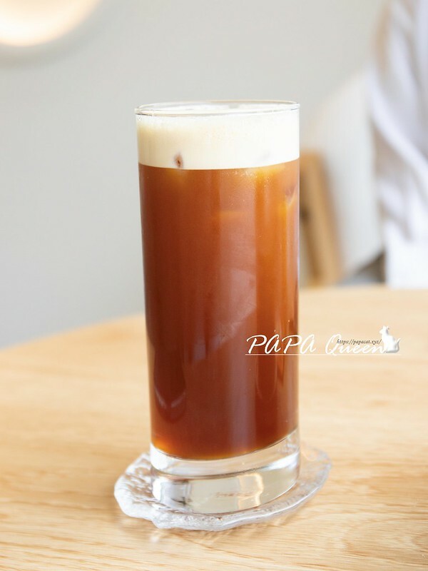 台中逢甲|uni cafe與你咖啡 -藍白色調韓系咖啡廳,對寵物很友善之外這裡有蔬食