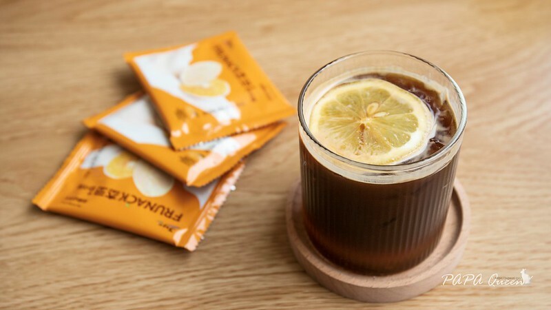 台中逢甲|uni cafe與你咖啡 -藍白色調韓系咖啡廳,對寵物很友善之外這裡有蔬食