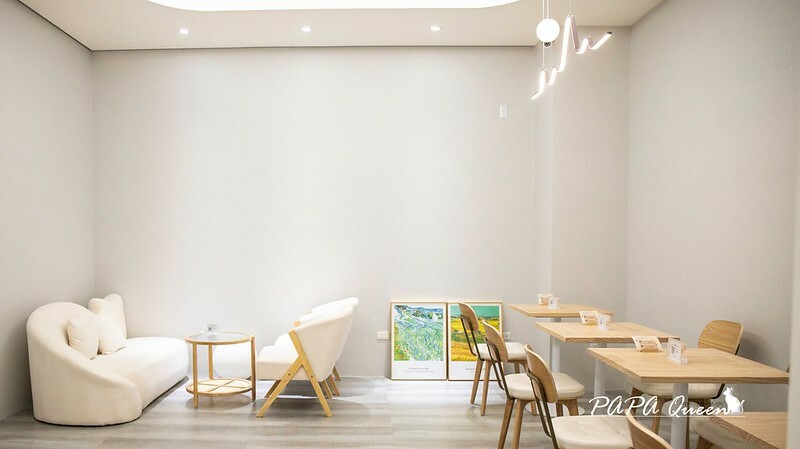 台中逢甲|uni cafe與你咖啡 -藍白色調韓系咖啡廳,對寵物很友善之外這裡有蔬食