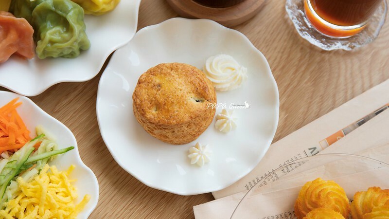 台中逢甲|uni cafe與你咖啡 -藍白色調韓系咖啡廳,對寵物很友善之外這裡有蔬食