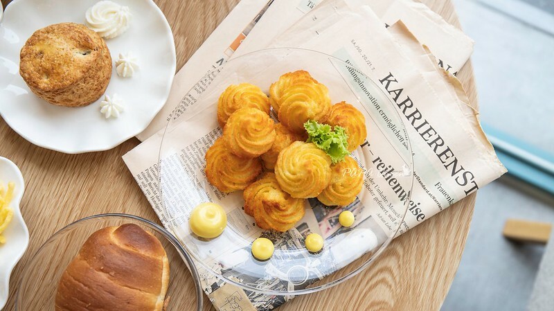 台中逢甲|uni cafe與你咖啡 -藍白色調韓系咖啡廳,對寵物很友善之外這裡有蔬食