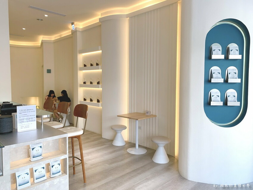 台中新開幕韓系咖啡廳就在逢甲，剛開幕就爆紅生意超好要排隊，乳酪蛋糕超好吃，寵物友善餐廳