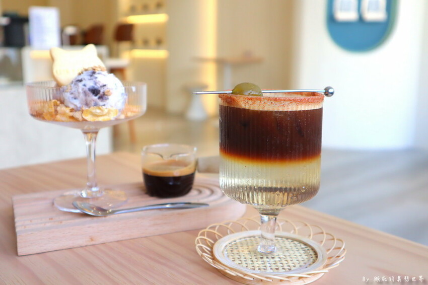 台中新開幕韓系咖啡廳就在逢甲，剛開幕就爆紅生意超好要排隊，乳酪蛋糕超好吃，寵物友善餐廳